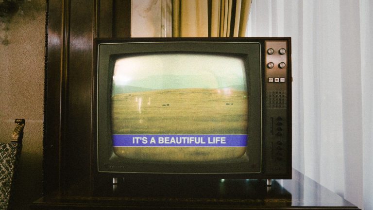 Alexander Pappas - A Beautiful Life (Acoustic) (Official Lyric Video)